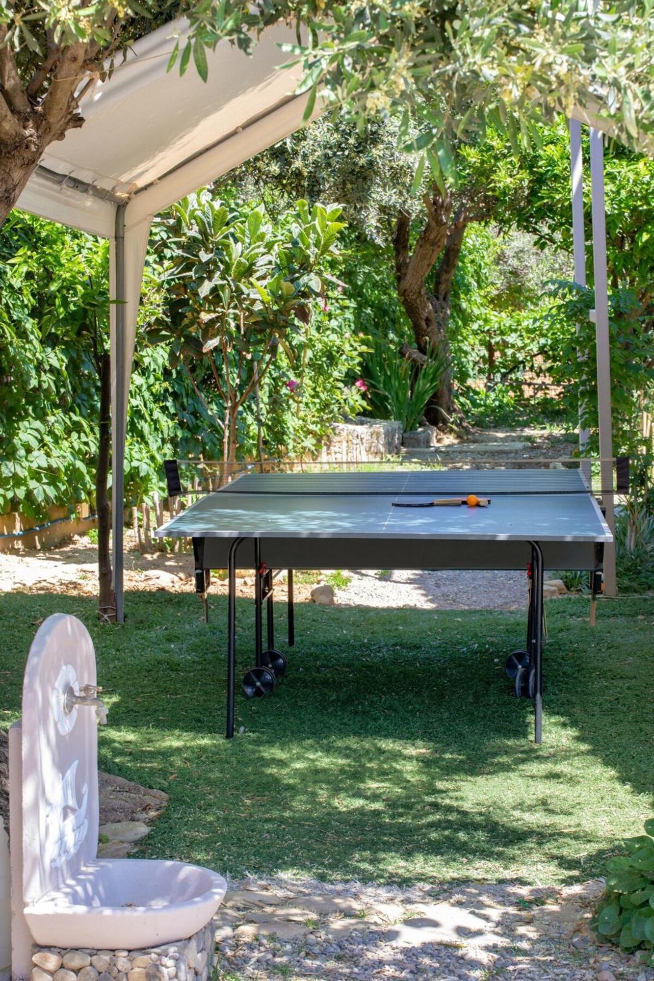 Santy Villa - Gerani Gerani  エクステリア 写真