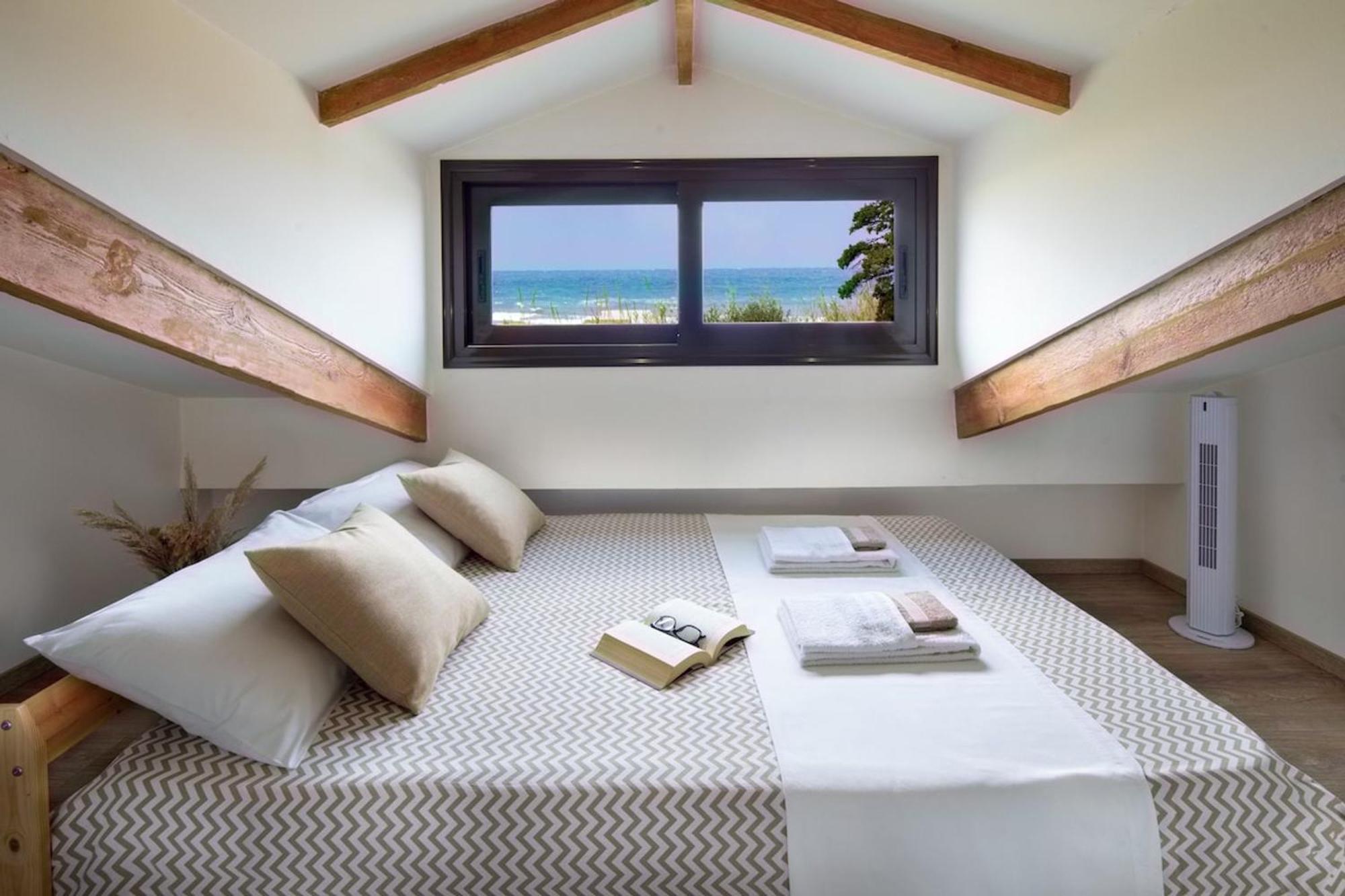 Santy Villa - Gerani Gerani  エクステリア 写真