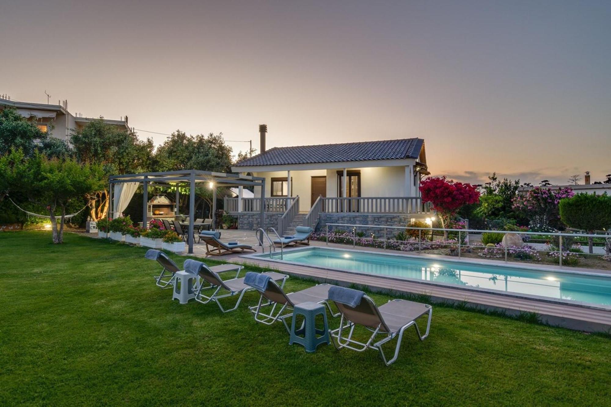 Santy Villa - Gerani Gerani  エクステリア 写真